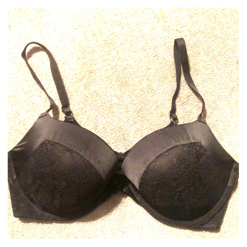 Victoria’s Secret size 36D push-up bra